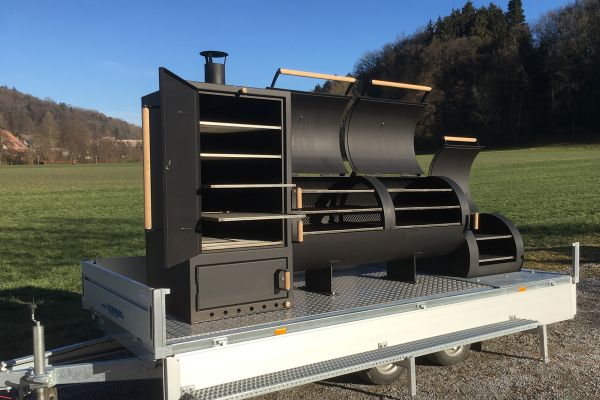 smoker-1cb81f157-3f4b-0fde-b262-d98e6ce3d38aBCFCA228-F07E-9A20-D6C7-C1EB78261A6B.jpg