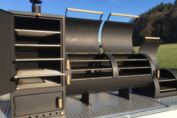 smoker-276f0fd21-9d38-360c-604a-aae9e893eb55B3F9E0DF-5711-60C4-4DE1-6DE9D7930135.jpg